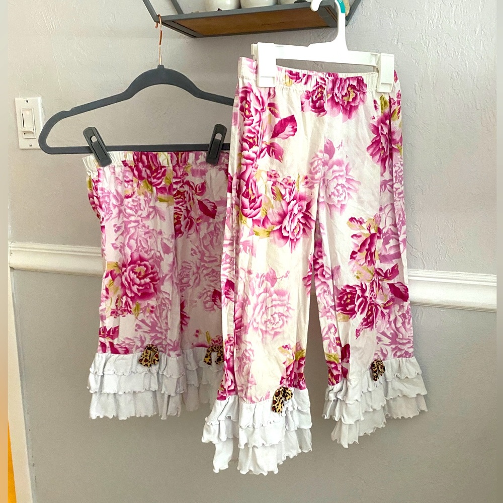 Ann Loren Floral Ruffled Bottom Pants Size 6 and 9/10